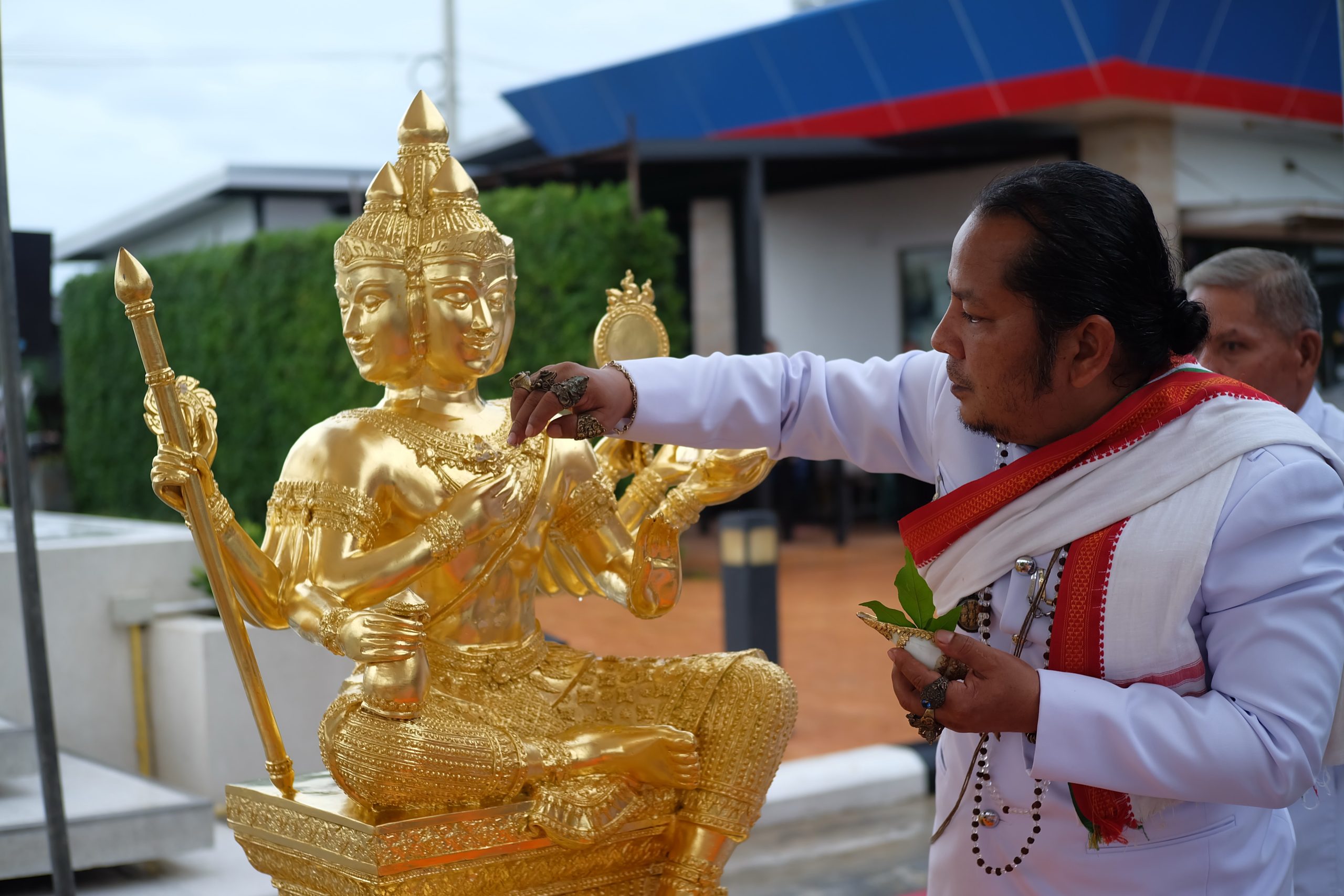 ผลงานการตั้งศาลพระพรหมแบบที่ถูกต้อง