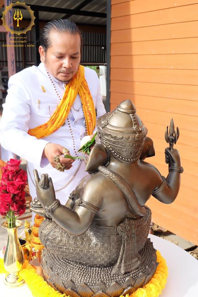 การตั้งพระพิฆเณศแบบถูกต้อง